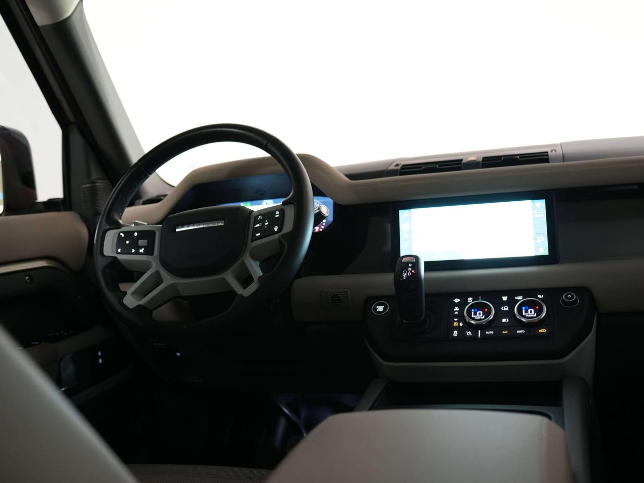 2020 Land Rover Defender SE | MERIDIAN | 22 IN Photo