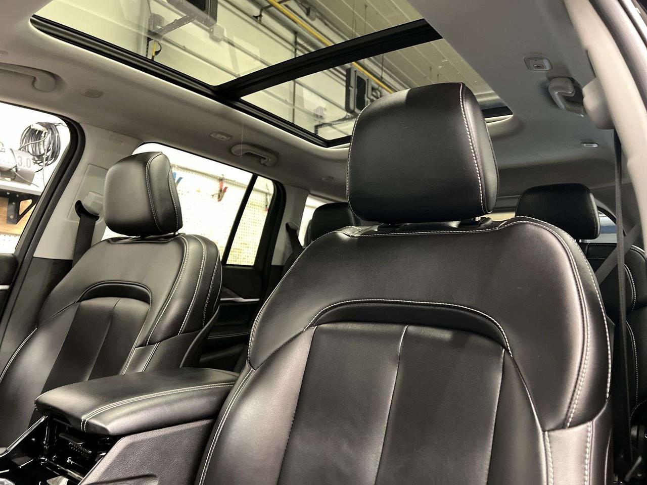 2023 Jeep Grand Cherokee LIMITED 4X4 | BLACK PKG | HTD LEATHER | PANO ROOF Photo