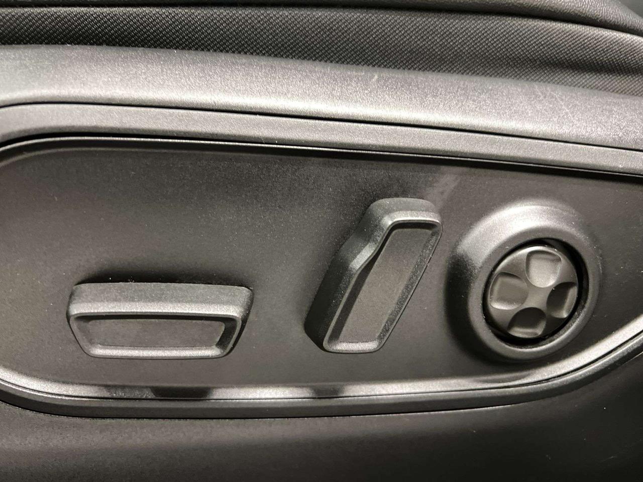 2023 Jeep Grand Cherokee LIMITED 4X4 | BLACK PKG | HTD LEATHER | PANO ROOF Photo