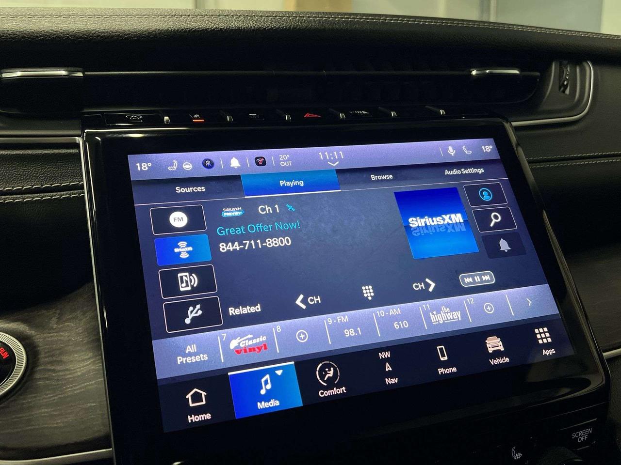 2023 Jeep Grand Cherokee LIMITED 4X4 | BLACK PKG | HTD LEATHER | PANO ROOF Photo