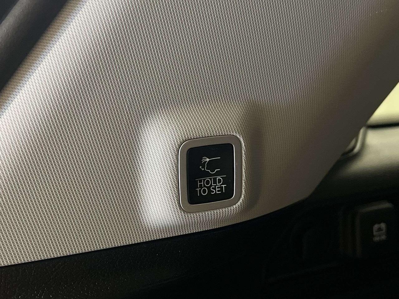 2023 Jeep Grand Cherokee LIMITED 4X4 | BLACK PKG | HTD LEATHER | PANO ROOF Photo