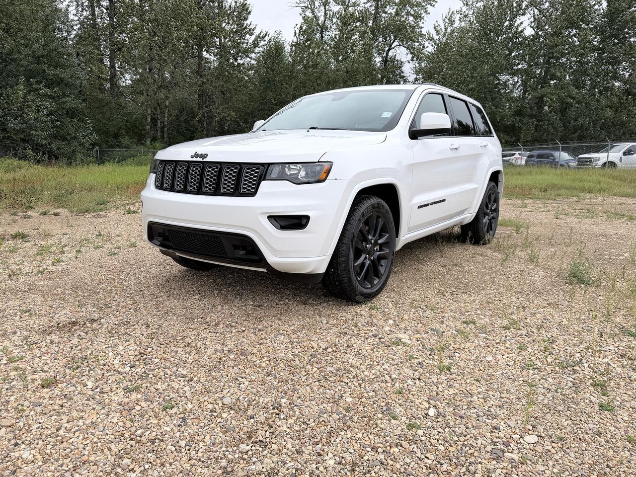 2021 Jeep Grand Cherokee Altitude Photo0
