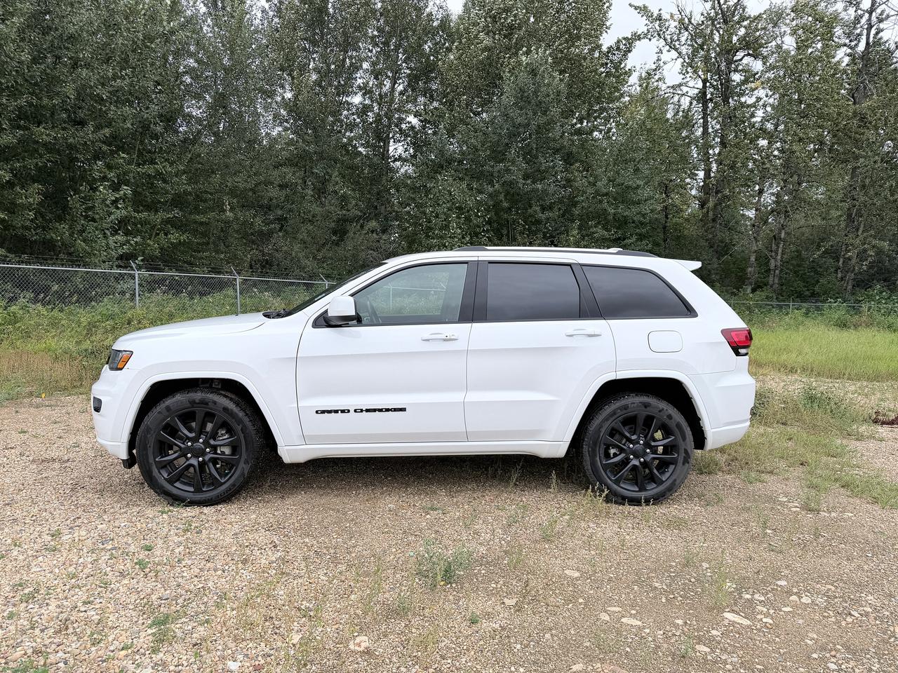 2021 Jeep Grand Cherokee Altitude Photo1