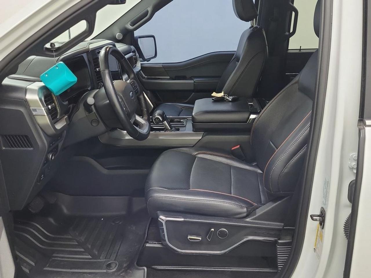 2024 Ford F-150 Lariat Photo4