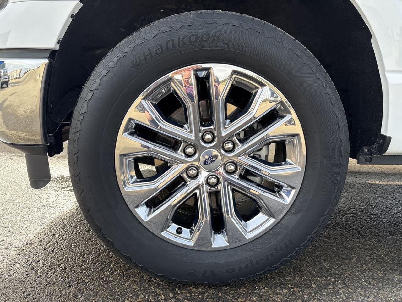 2024 Ford F-150 Lariat Photo2