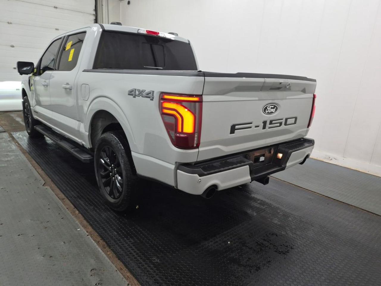 2024 Ford F-150 Lariat Photo3