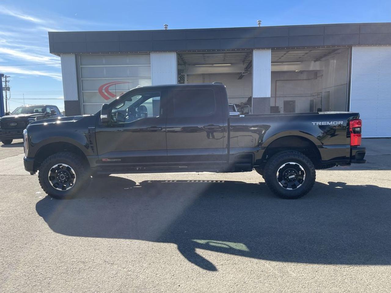 2026 Ford F-250 Super Duty SRW Platinum Photo3