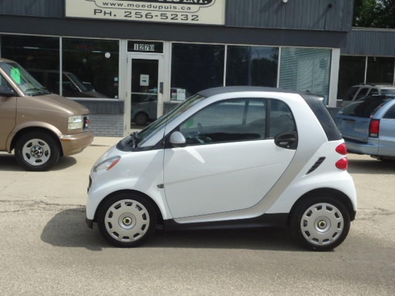 Used 2013 Smart fortwo PURE!! EXTRA CLEAN FUEL MISER!!  ONLY 083 000KMS!! for sale in Winnipeg, MB