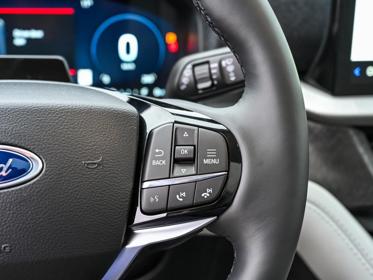 2026 Ford Explorer Platinum Photo