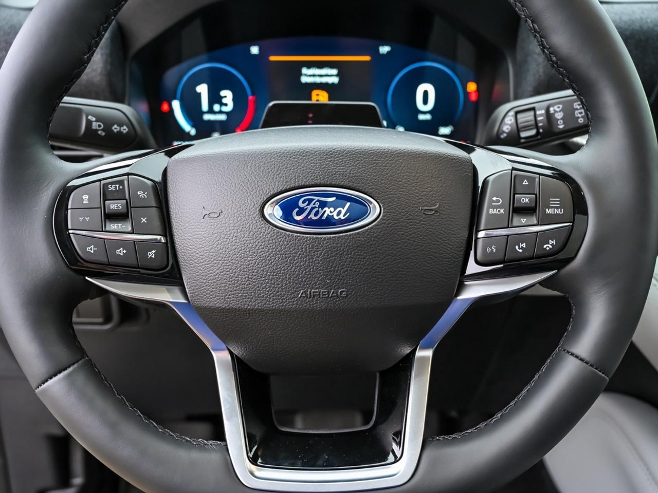 2026 Ford Explorer Platinum Photo