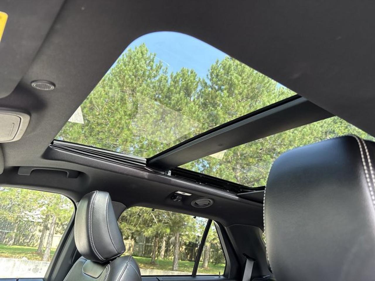 2024 Ford Explorer ST 4WD | No Accidents | Vent. Front Seats | Heated Steering Photo