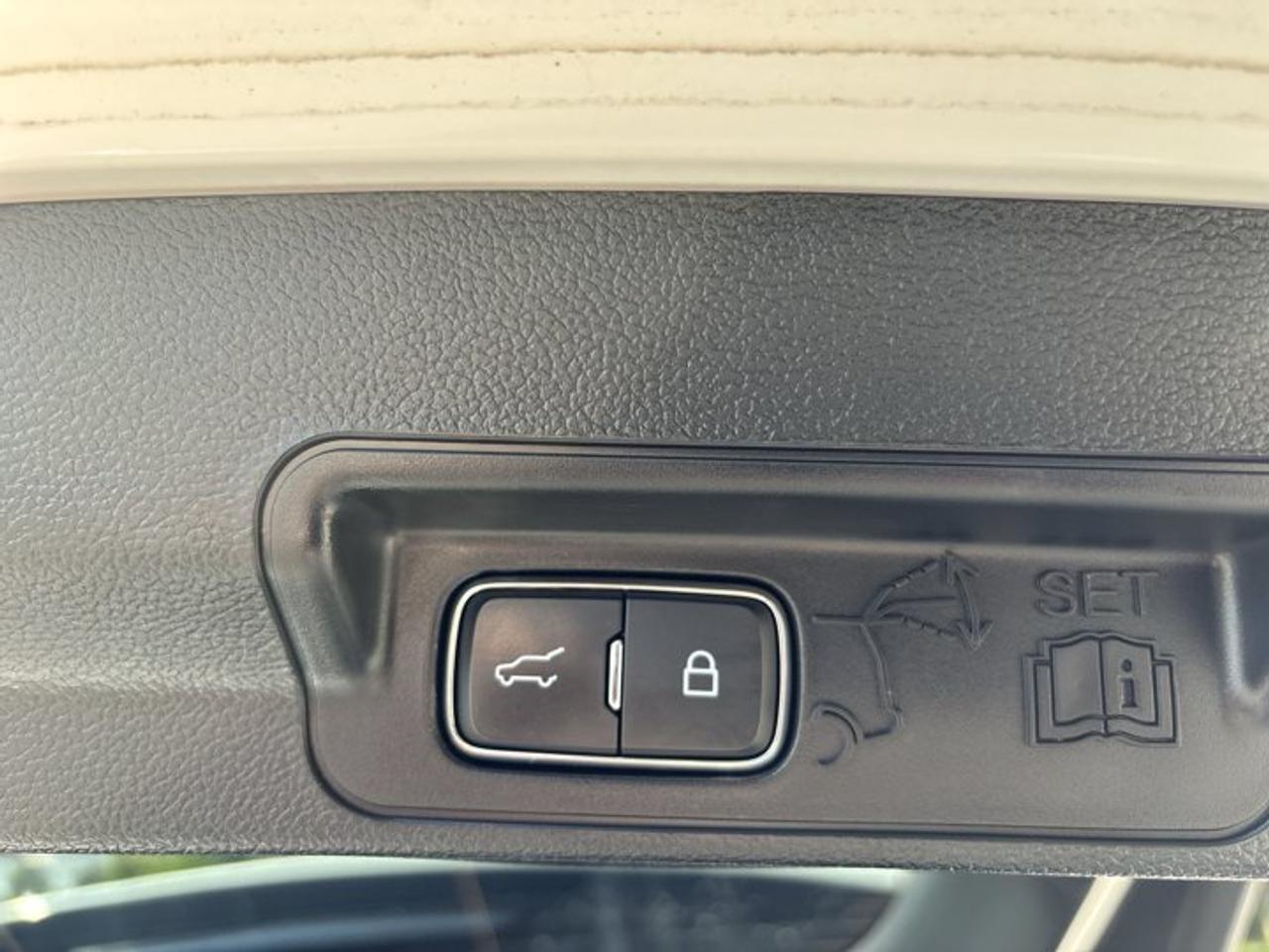 2024 Ford Explorer ST 4WD | No Accidents | Vent. Front Seats | Heated Steering Photo
