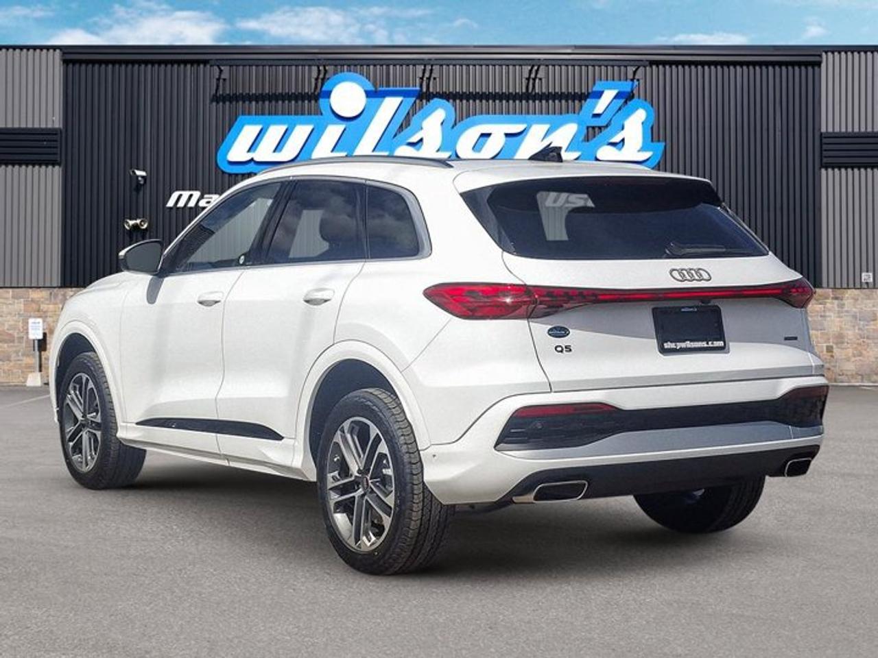 2025 Audi Q5 Progressive 2.0T AWD | Leather | Sunroof | Nav | Heated Wheel + Seats | Power Seat | Rear Camera | Photo