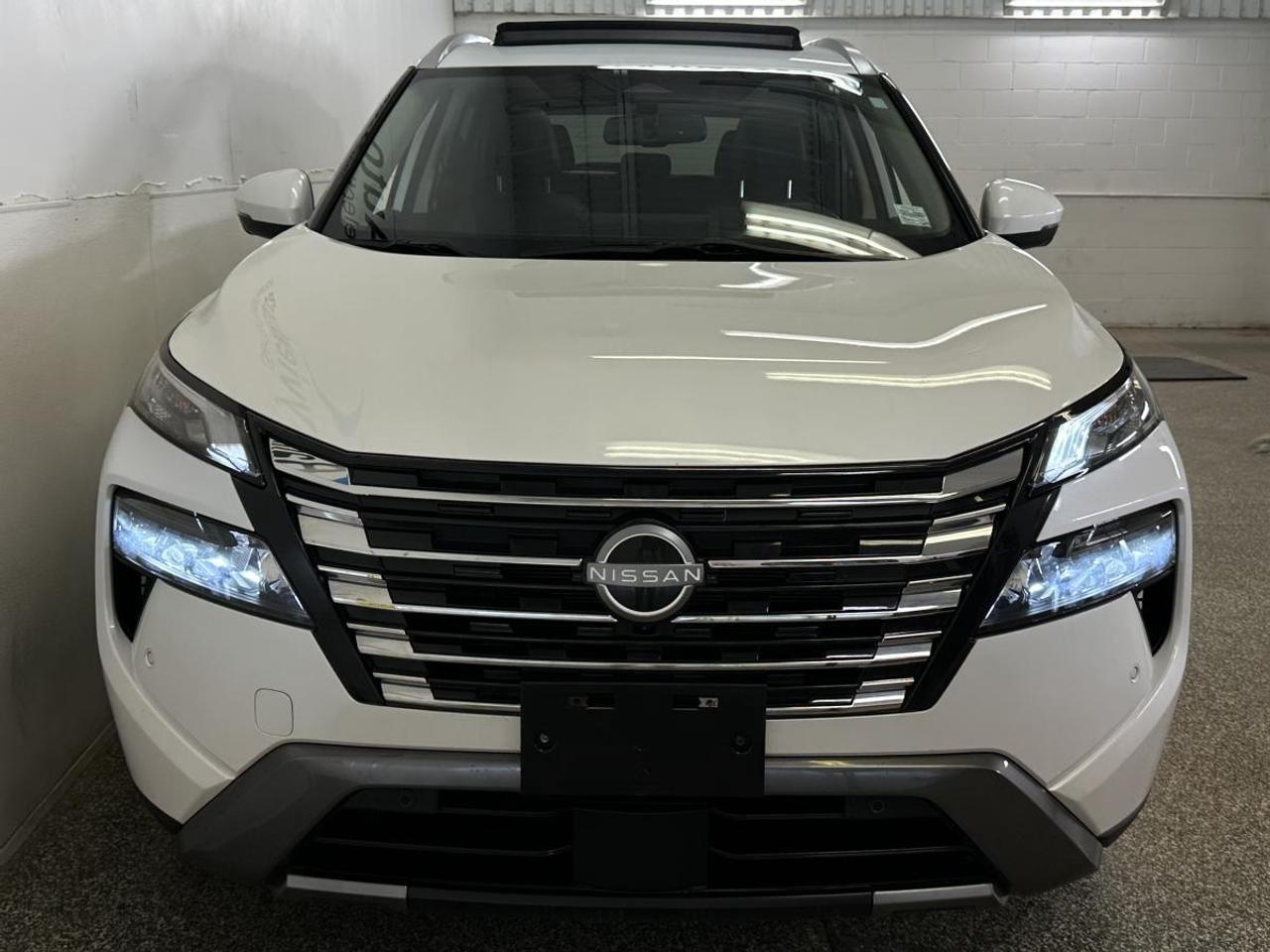2024 Nissan Rogue SL/AWD/NAVI/LEATHER/PANOROOF/OFF 1 OWNER NISSAN LEASE! Photo