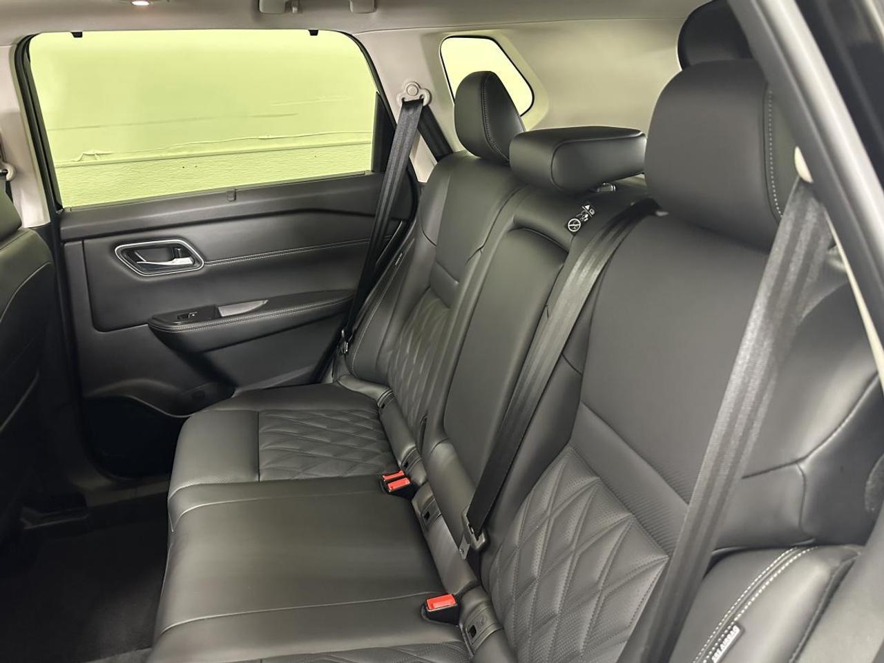 2024 Nissan Rogue Platinum PLATINUM/AWD/STITCHED LEATHER/NAVI/PANO/OFF 1 OWNER LEASE! Photo