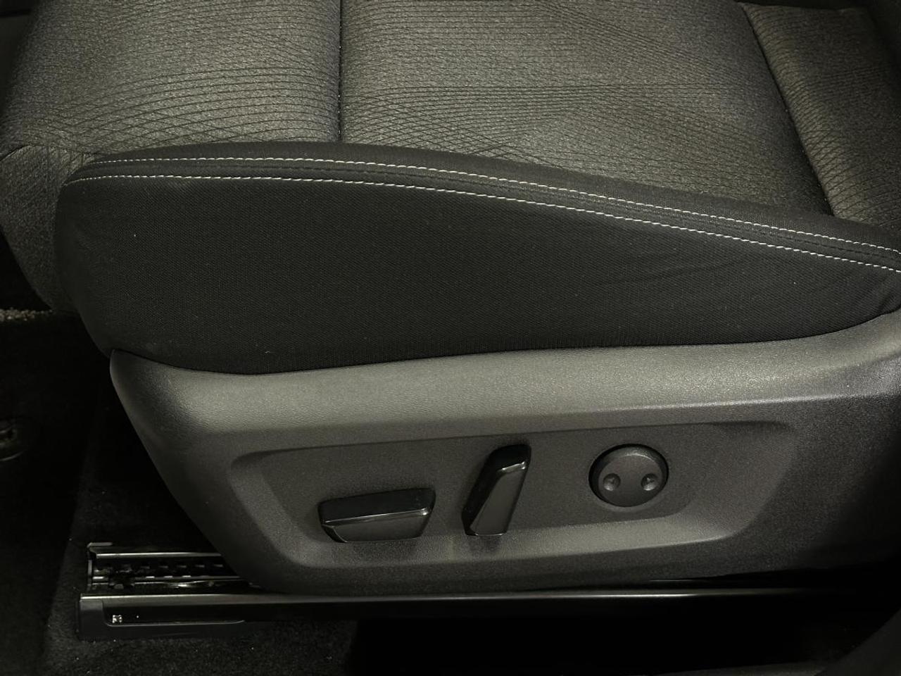 2026 Nissan Rogue SV Moonroof SV/AWD/PANOROOF/30000KM! Photo