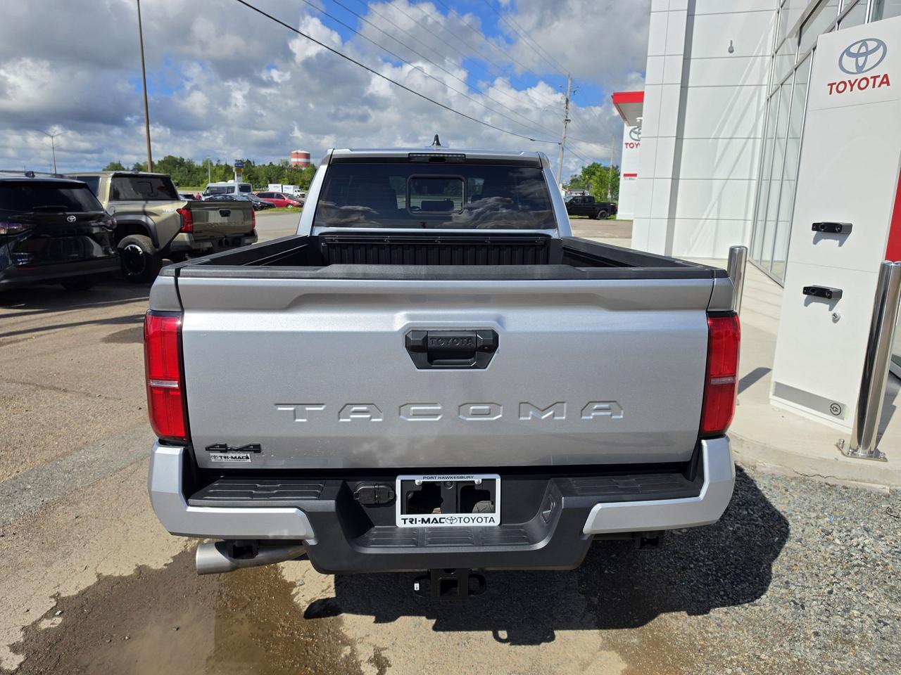 2026 Toyota Tacoma TRD Sport Photo3