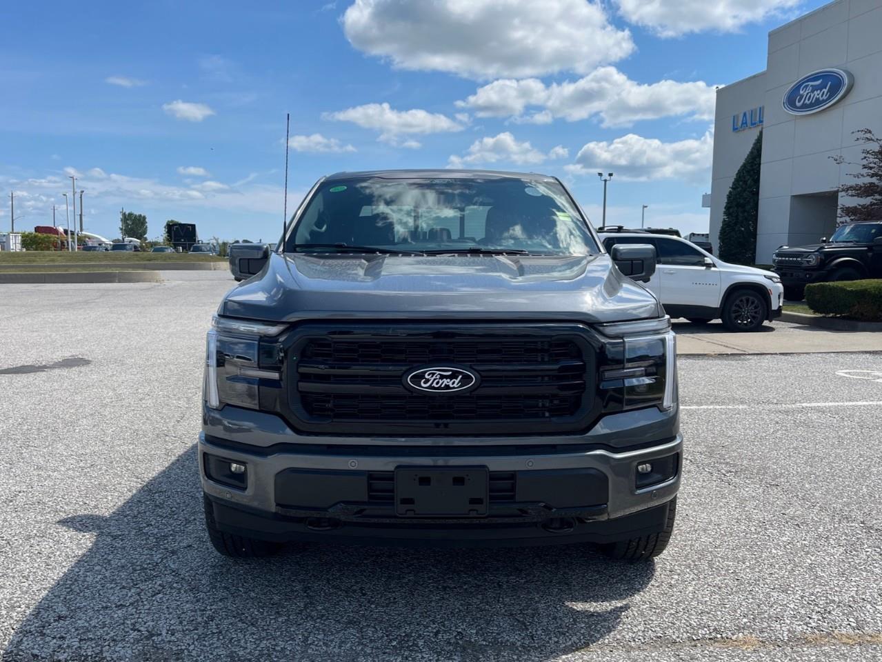 2026 Ford F-150 Lariat Photo2