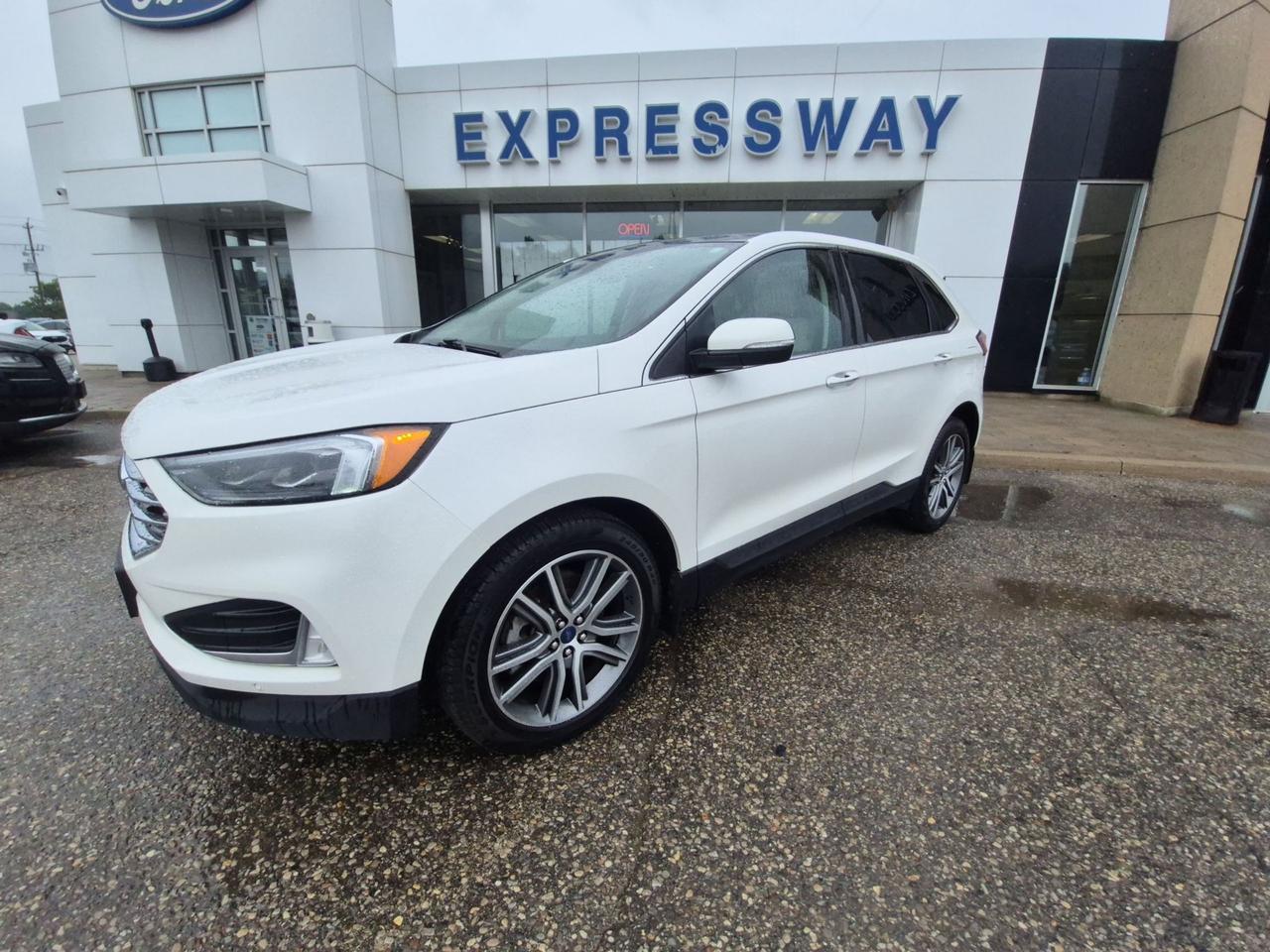 2022 Ford Edge 20" RIMS, HITCH, 301A PACK, LOADED! HEATED WHEEL! Photo