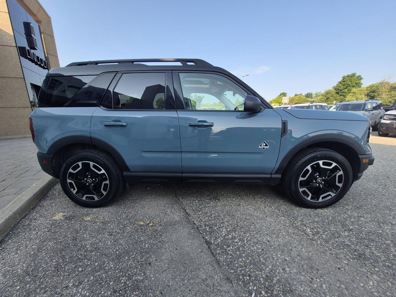 2022 Ford Bronco LOCAL TRADE! OUTERBANKS! TECH PACK! ROOF! TOW PACK Photo3