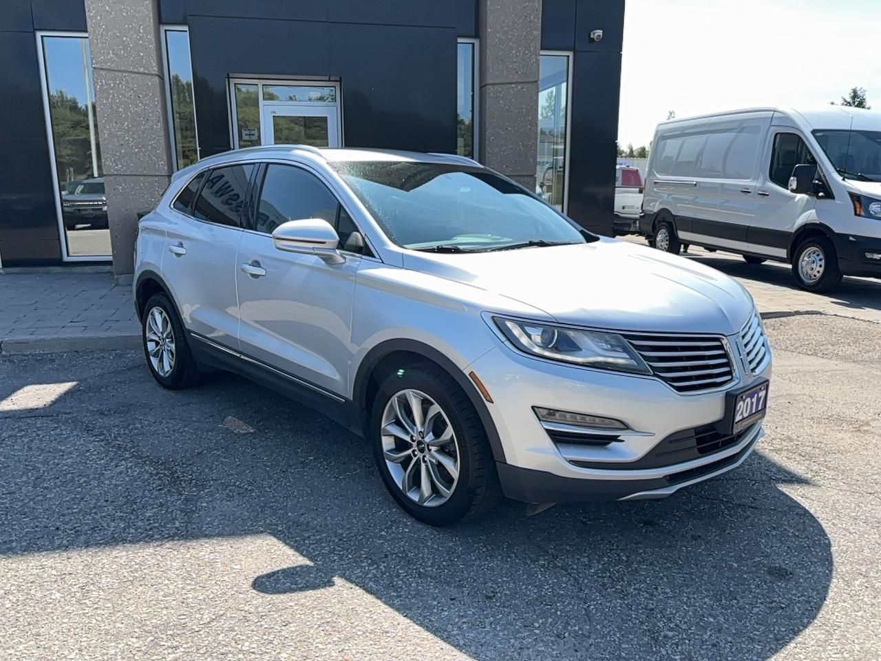 2017 Lincoln MKC SELECT PLUS PACK! LOADED, 2L, AWD, LOCAL TRADE! Photo2
