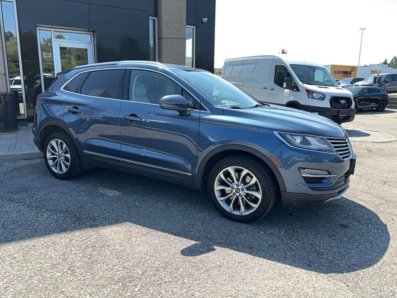 2018 Lincoln MKC SELECT PLUS! LOADED, VERY WELL MAINTAINED! Photo2