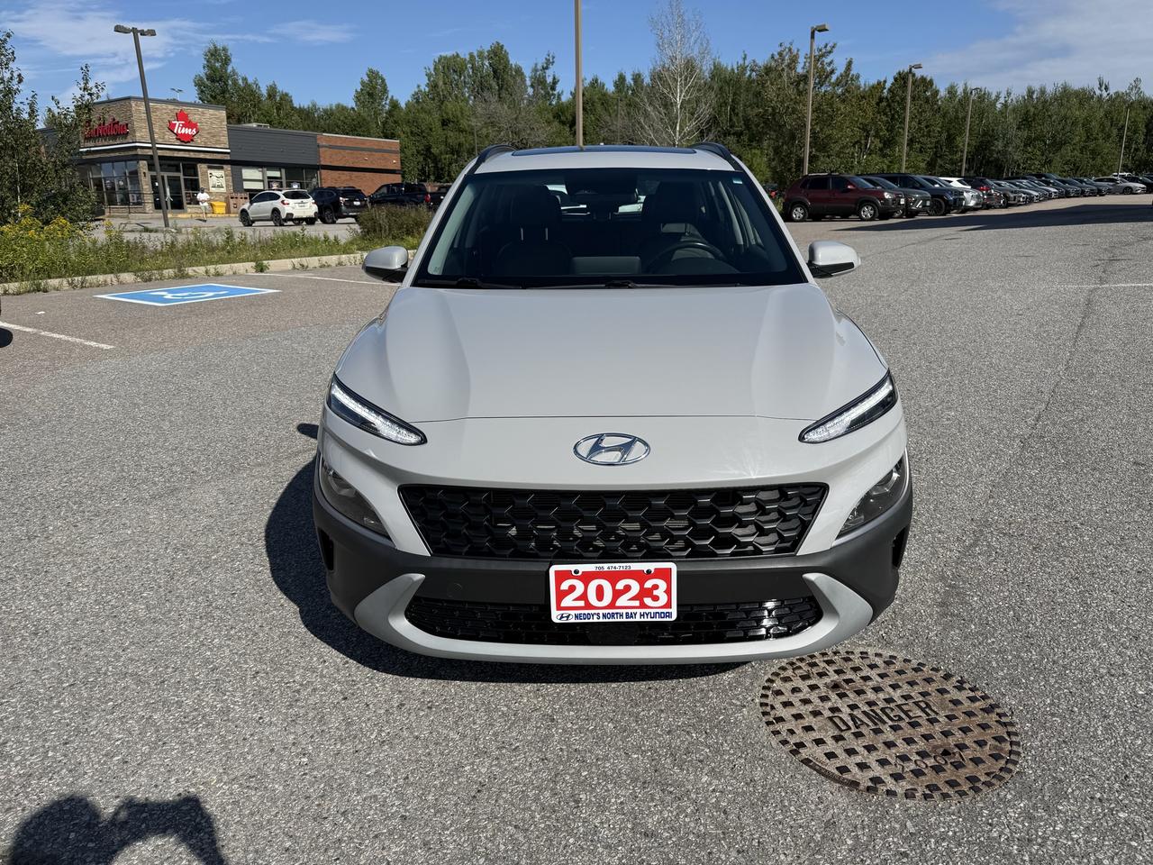 2023 Hyundai KONA 2.0L Preferred AWD w/Sun & Leather Package Photo4