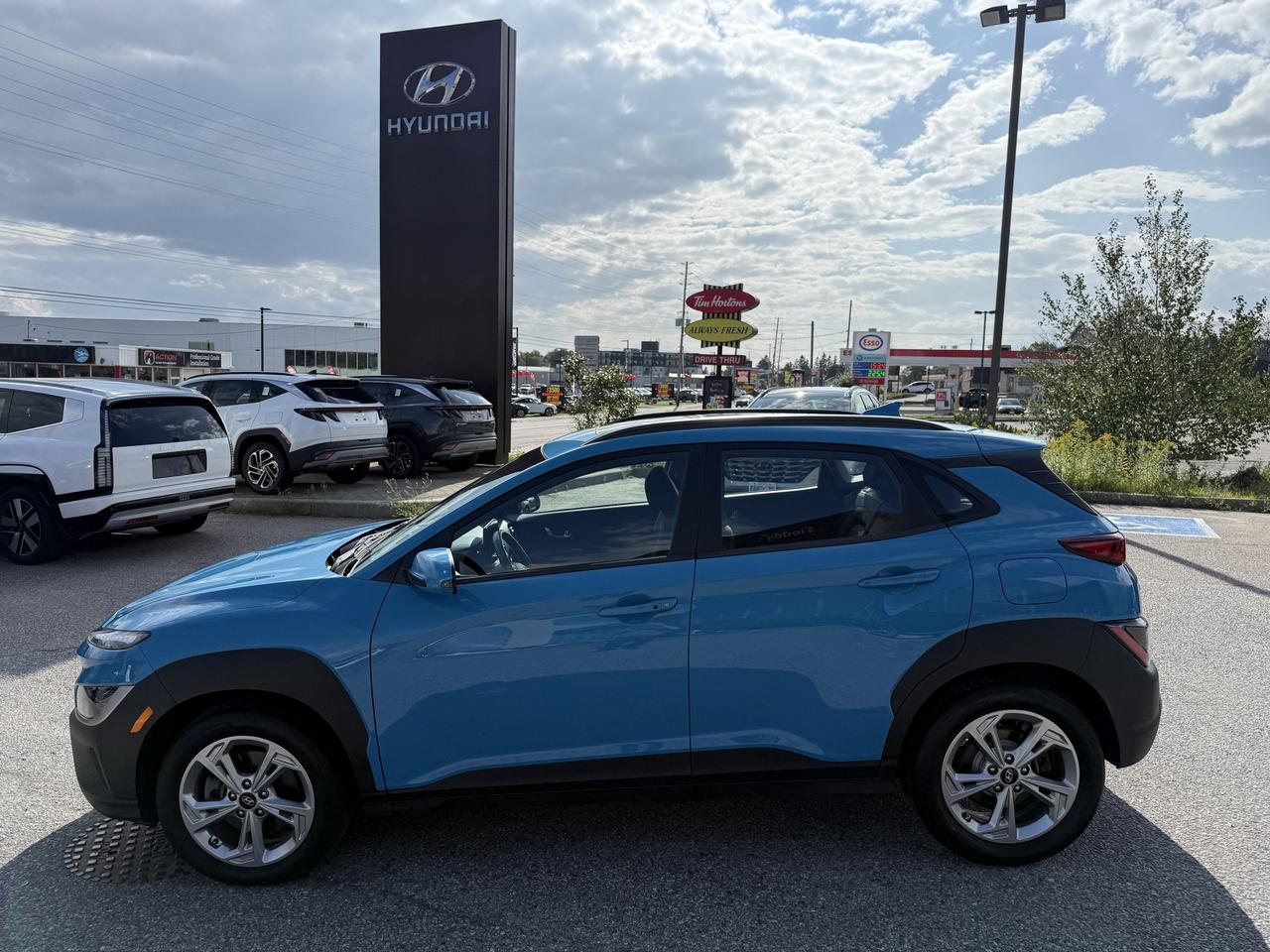 2023 Hyundai KONA 2.0L Preferred AWD w/Sun & Leather Package Photo2