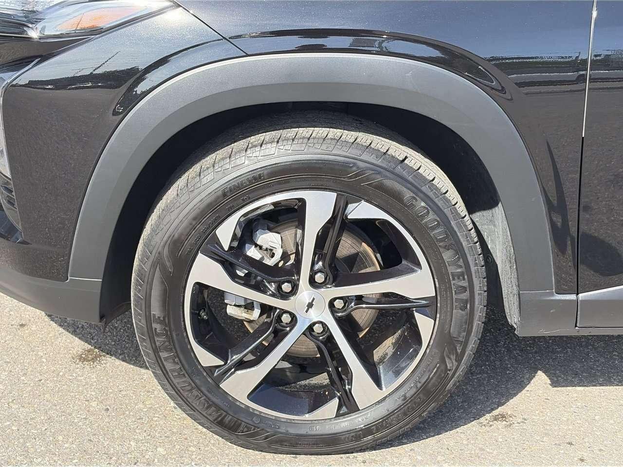 2025 Chevrolet Trax FWD 4dr 1RS HEATED SEATS   HEATED FLAT-BOTTOM STEE Photo