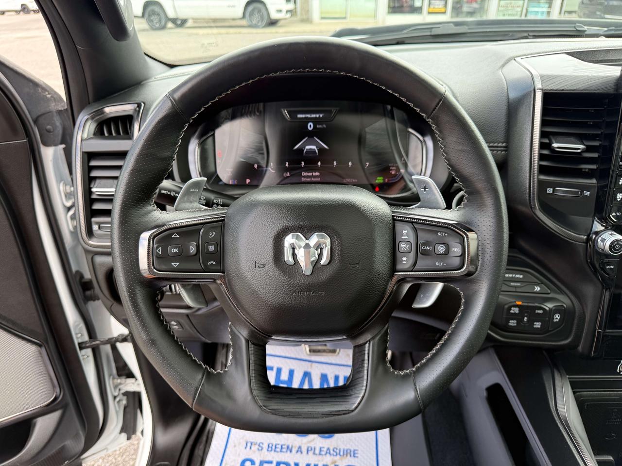 2025 RAM 1500 Sport GT - pano sunroof - htd/vntd leather Photo