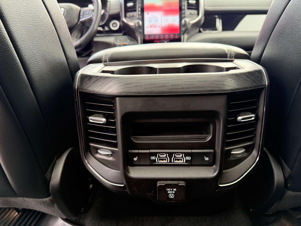 2025 RAM 1500 Sport GT - pano sunroof - htd/vntd leather Photo