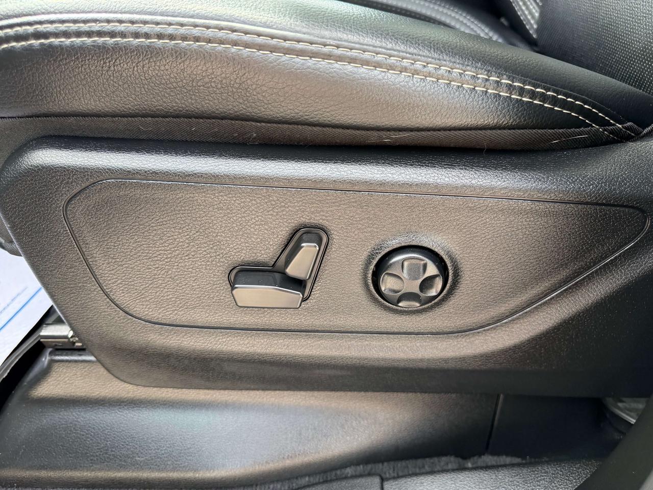 2025 RAM 1500 Sport GT - pano sunroof - htd/vntd leather Photo