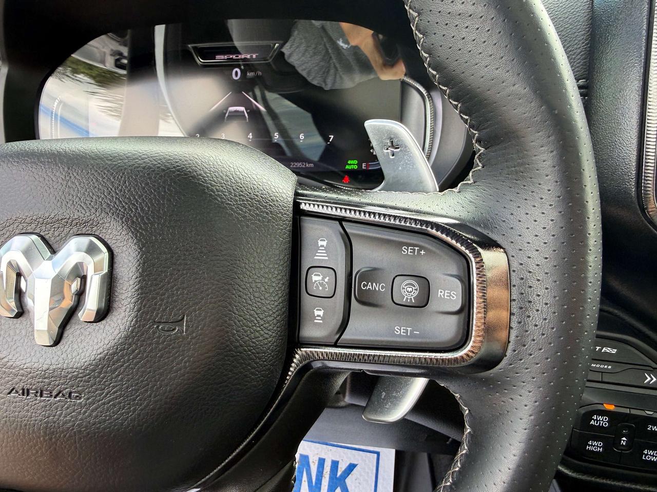 2025 RAM 1500 Sport GT - pano sunroof - htd/vntd leather Photo
