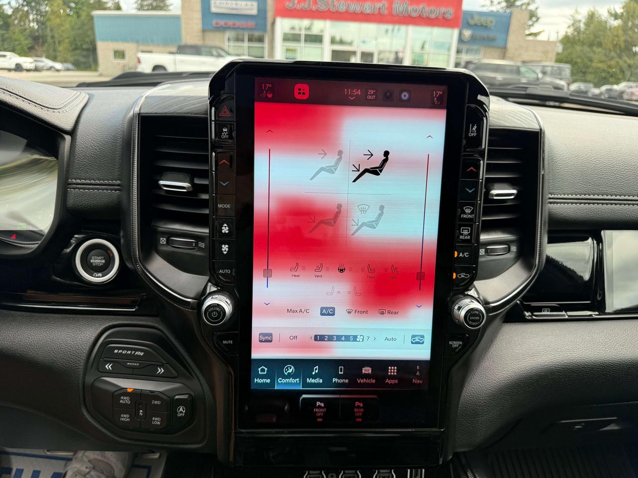 2025 RAM 1500 Sport GT - pano sunroof - htd/vntd leather Photo