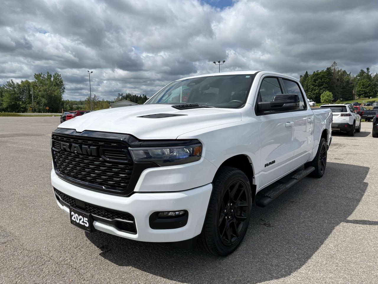 2025 RAM 1500 Sport GT - pano sunroof - htd/vntd leather Photo0