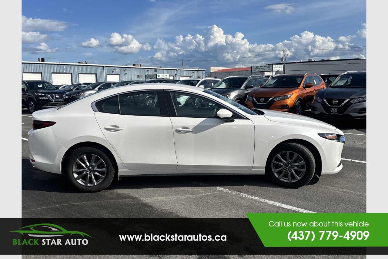 2025 Mazda MAZDA3 SELECT Photo