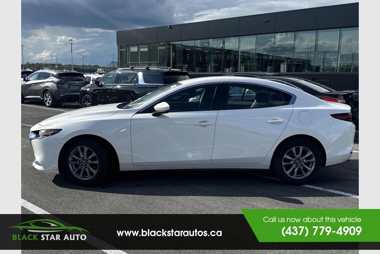 2025 Mazda MAZDA3 SELECT Photo