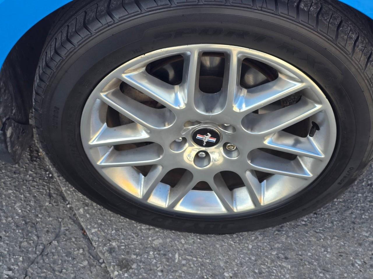 2010 Ford Mustang 2dr Cpe GT Photo
