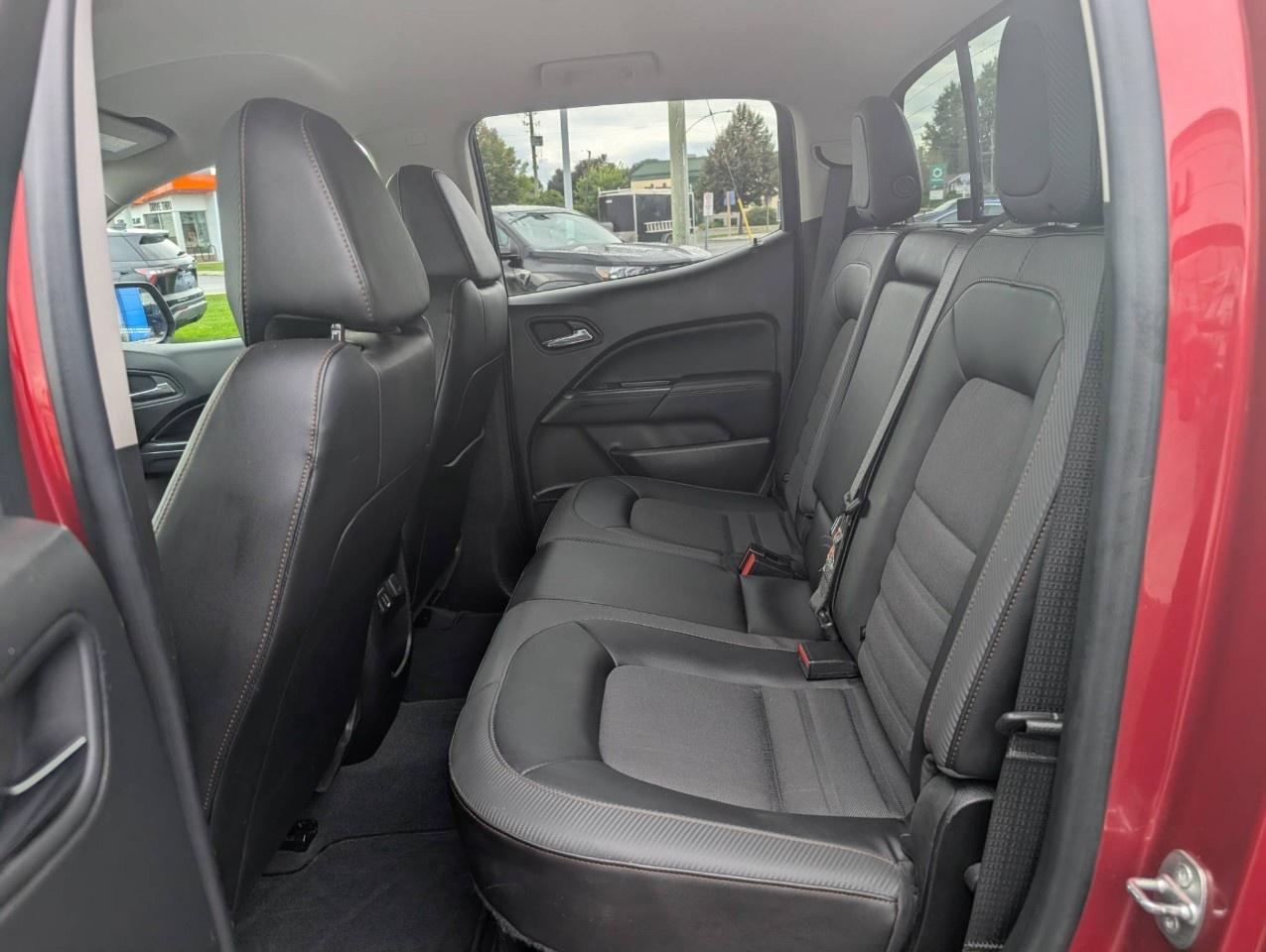 2021 GMC Canyon Crew Cab Short Box 4-Wheel Drive AT4 w/Cloth Photo
