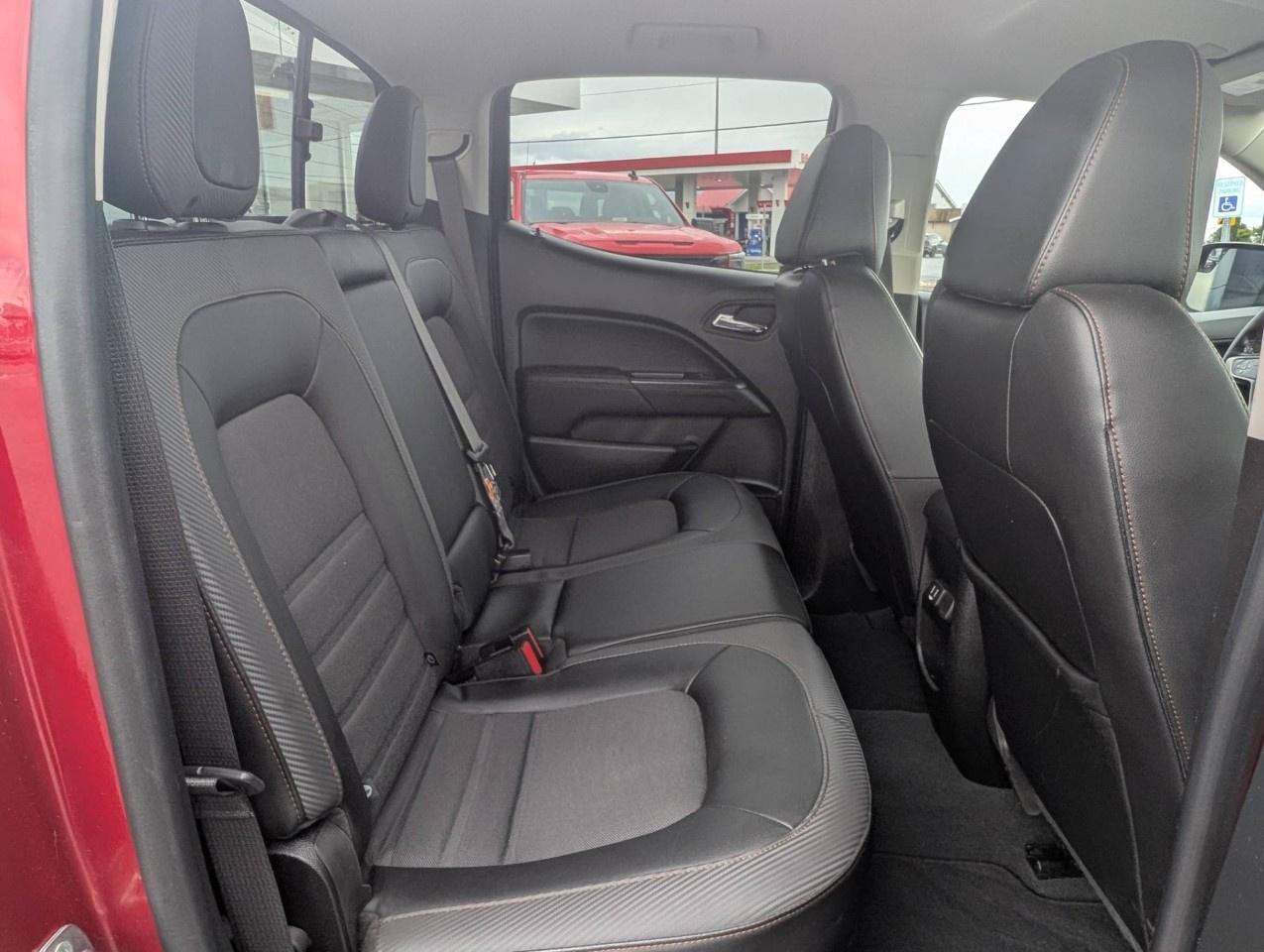 2021 GMC Canyon Crew Cab Short Box 4-Wheel Drive AT4 w/Cloth Photo