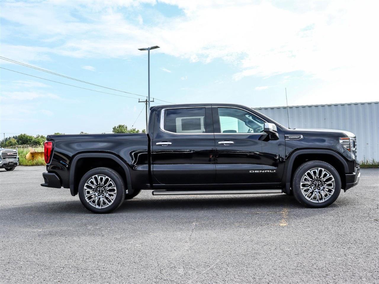 2026 GMC Sierra 1500 Crew Cab Short Box 4-Wheel Drive Denali Ultimate Photo4