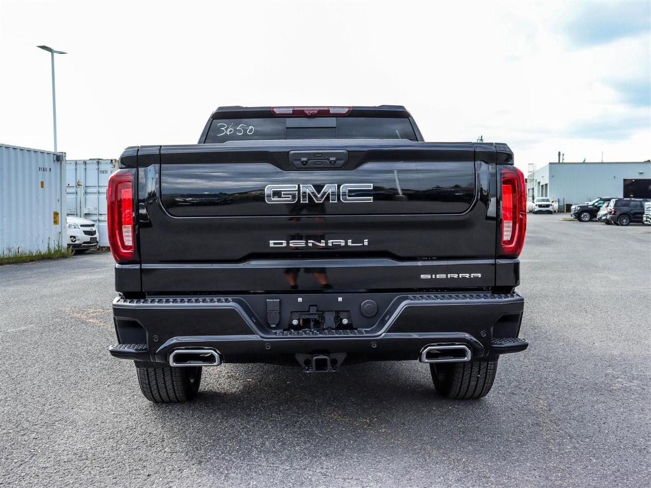 2026 GMC Sierra 1500 Crew Cab Short Box 4-Wheel Drive Denali Ultimate Photo3