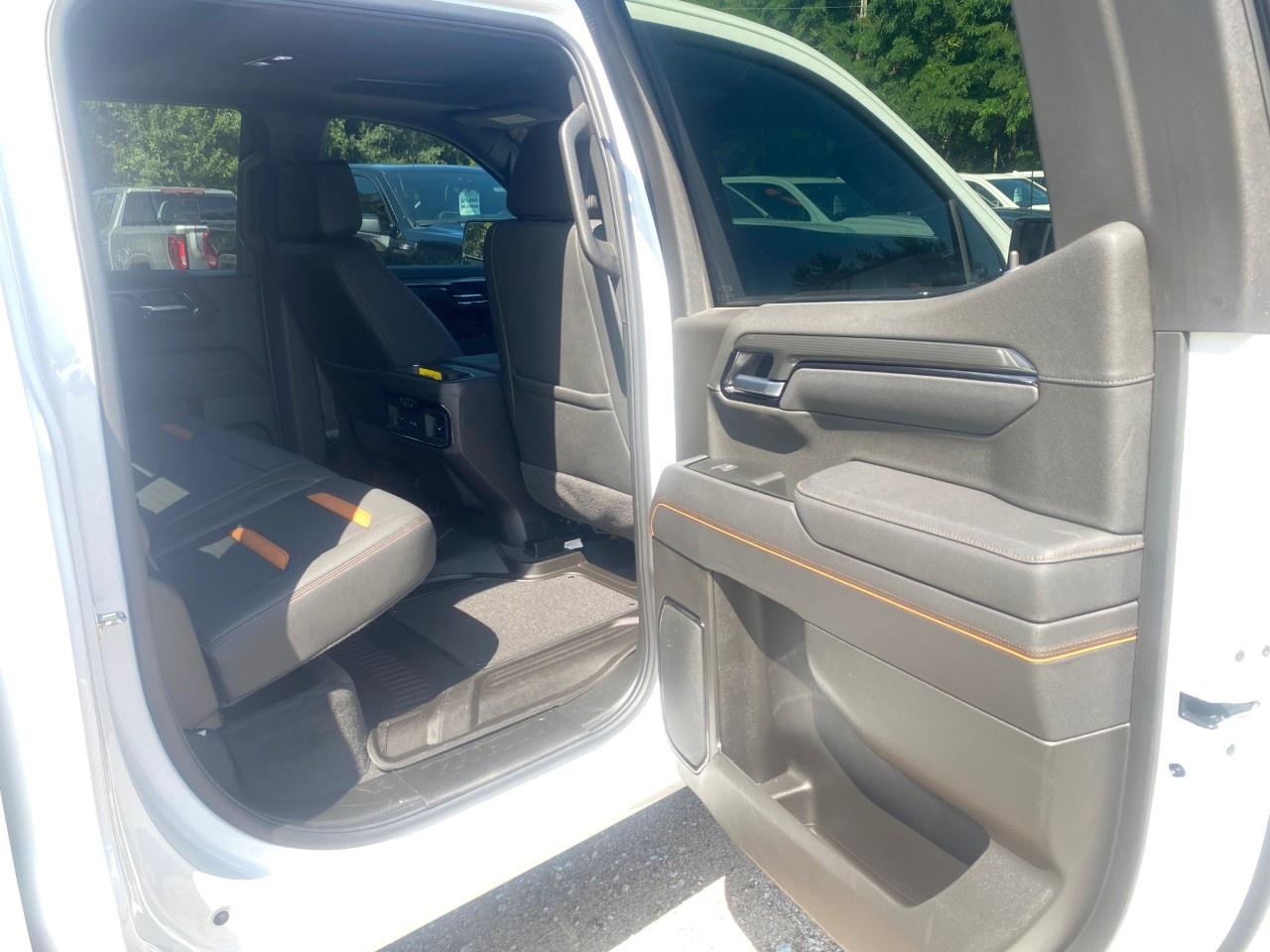 2026 GMC Sierra 1500 Crew Cab Short Box 4-Wheel Drive AT4 Photo
