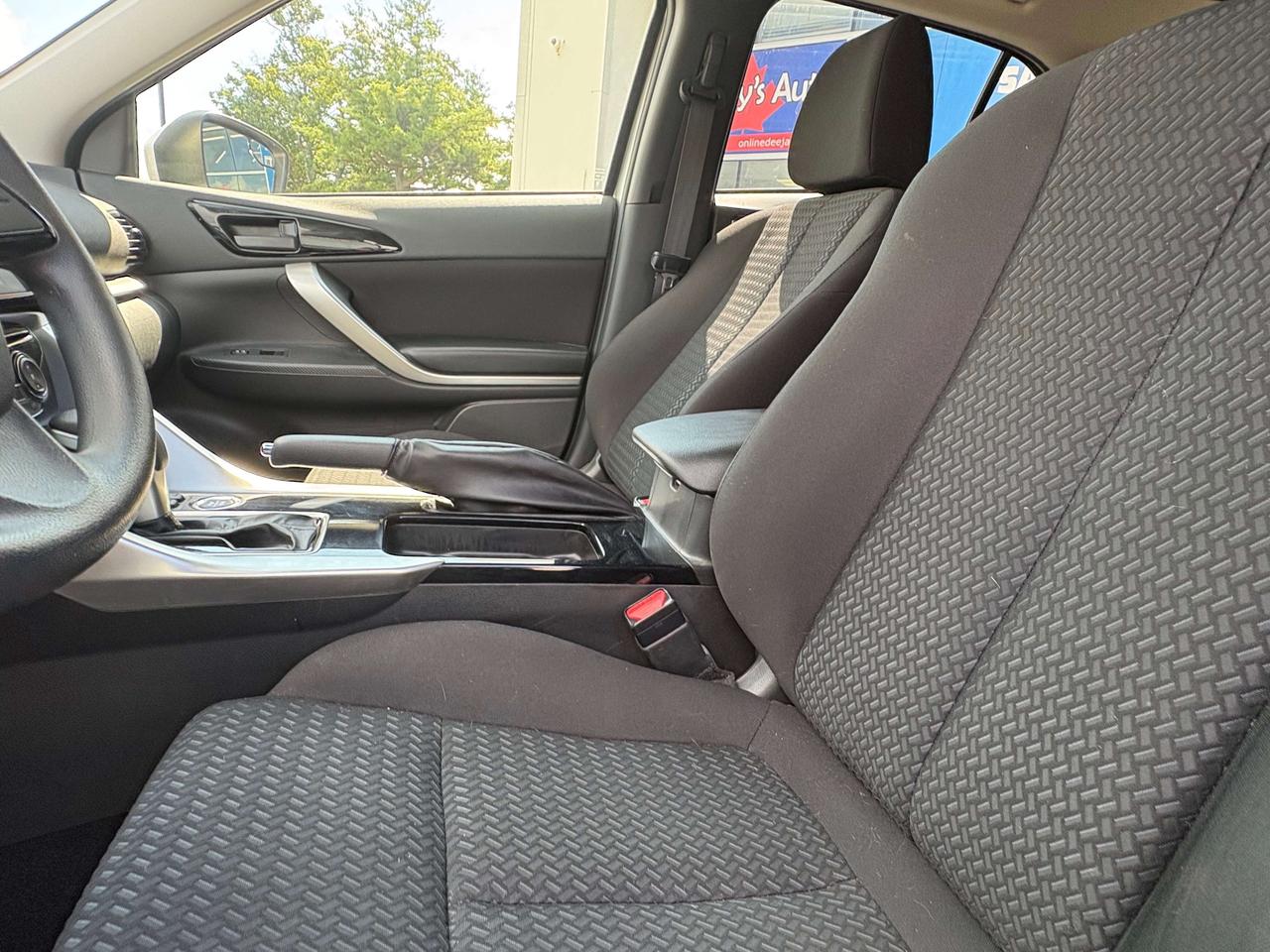 2023 Mitsubishi Eclipse Cross ES Photo