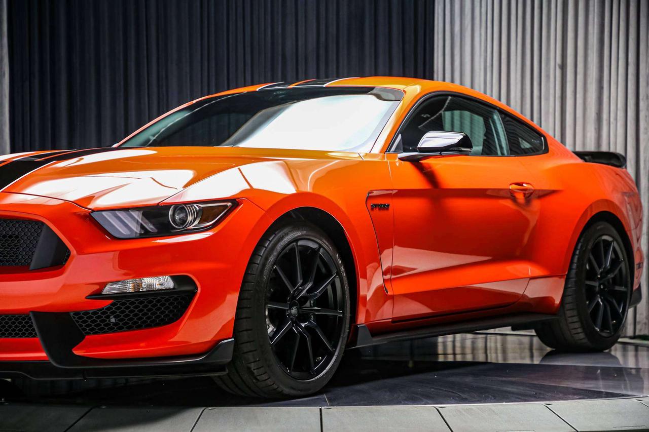 2016 Ford Mustang SHELBY GT350 5.2L V8 526HP TECH PKG RARESPEC 1OWNR Photo