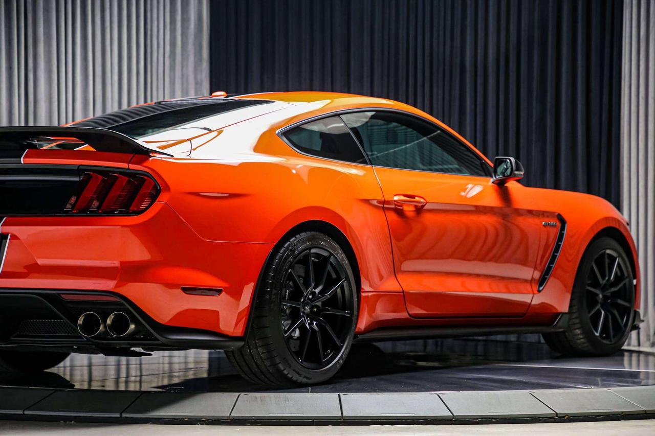 2016 Ford Mustang SHELBY GT350 5.2L V8 526HP TECH PKG RARESPEC 1OWNR Photo