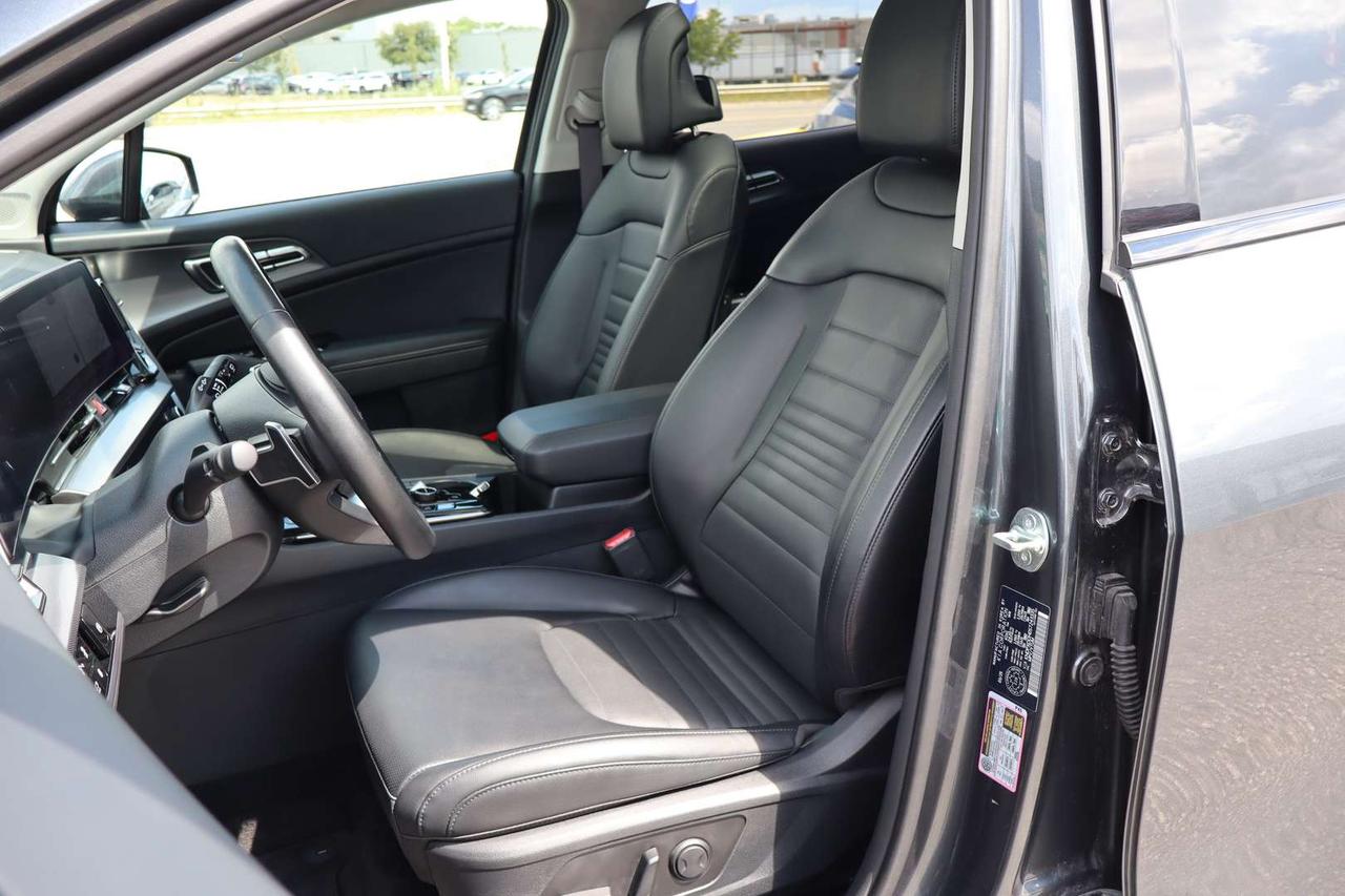 2025 Kia Sportage SX PLUG-IN HYBRID   Accident Free   Clean Carfax   Loaded Photo