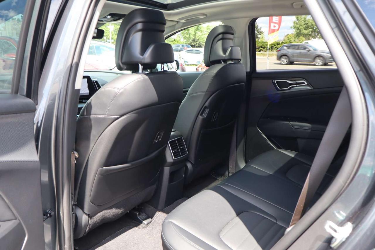2025 Kia Sportage SX PLUG-IN HYBRID   Accident Free   Clean Carfax   Loaded Photo