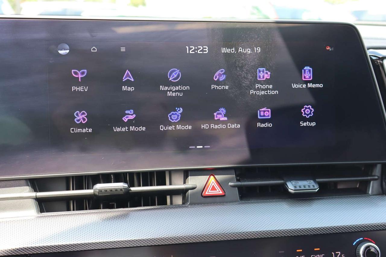 2025 Kia Sportage SX PLUG-IN HYBRID   Accident Free   Clean Carfax   Loaded Photo
