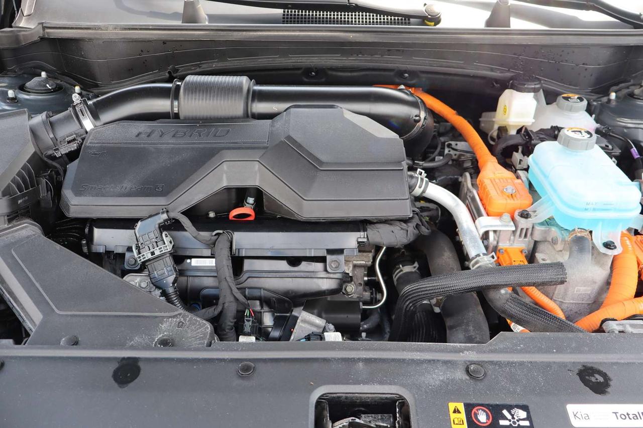 2025 Kia Sportage SX PLUG-IN HYBRID   Accident Free   Clean Carfax   Loaded Photo